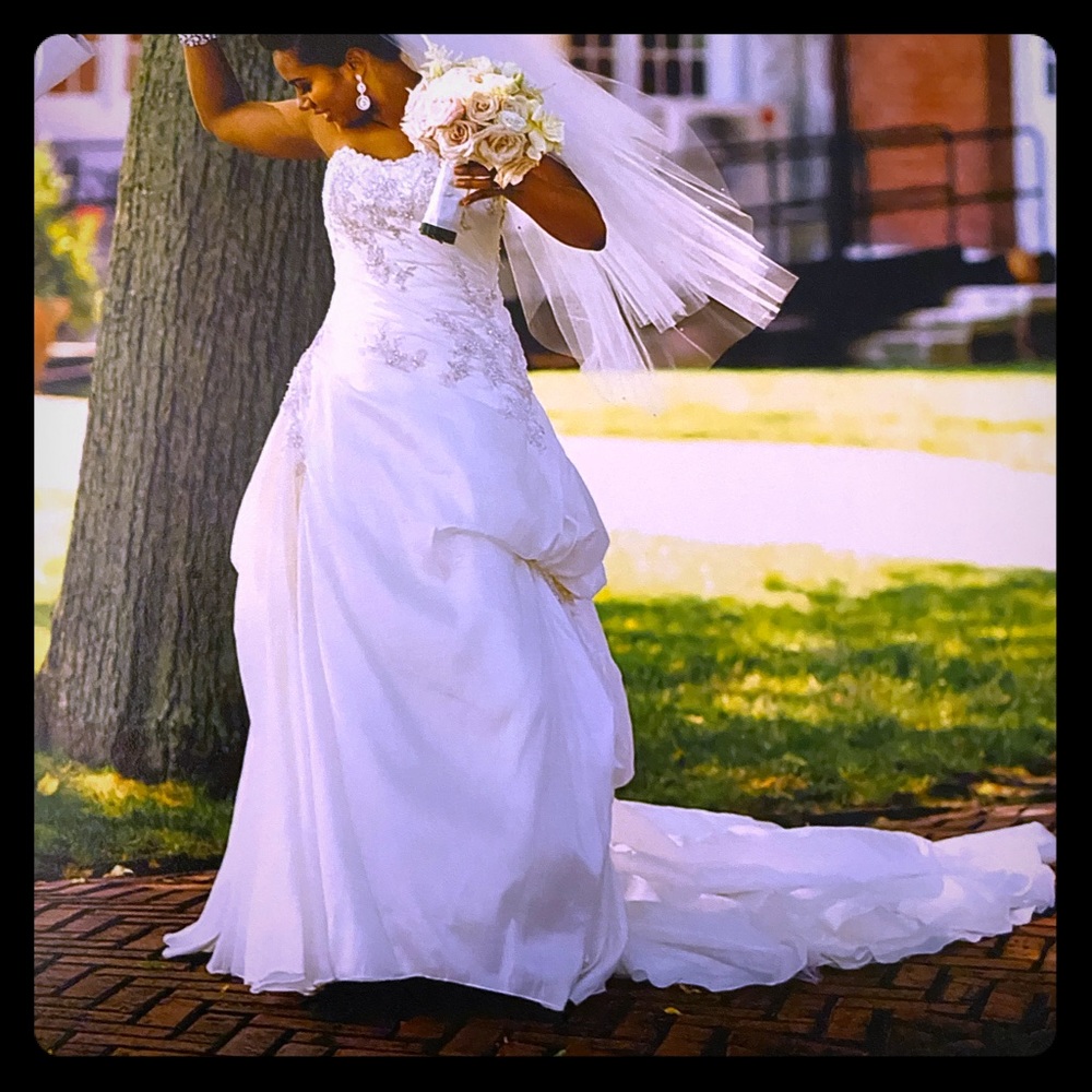 Maggie Sottero Aurelie White wedding dress